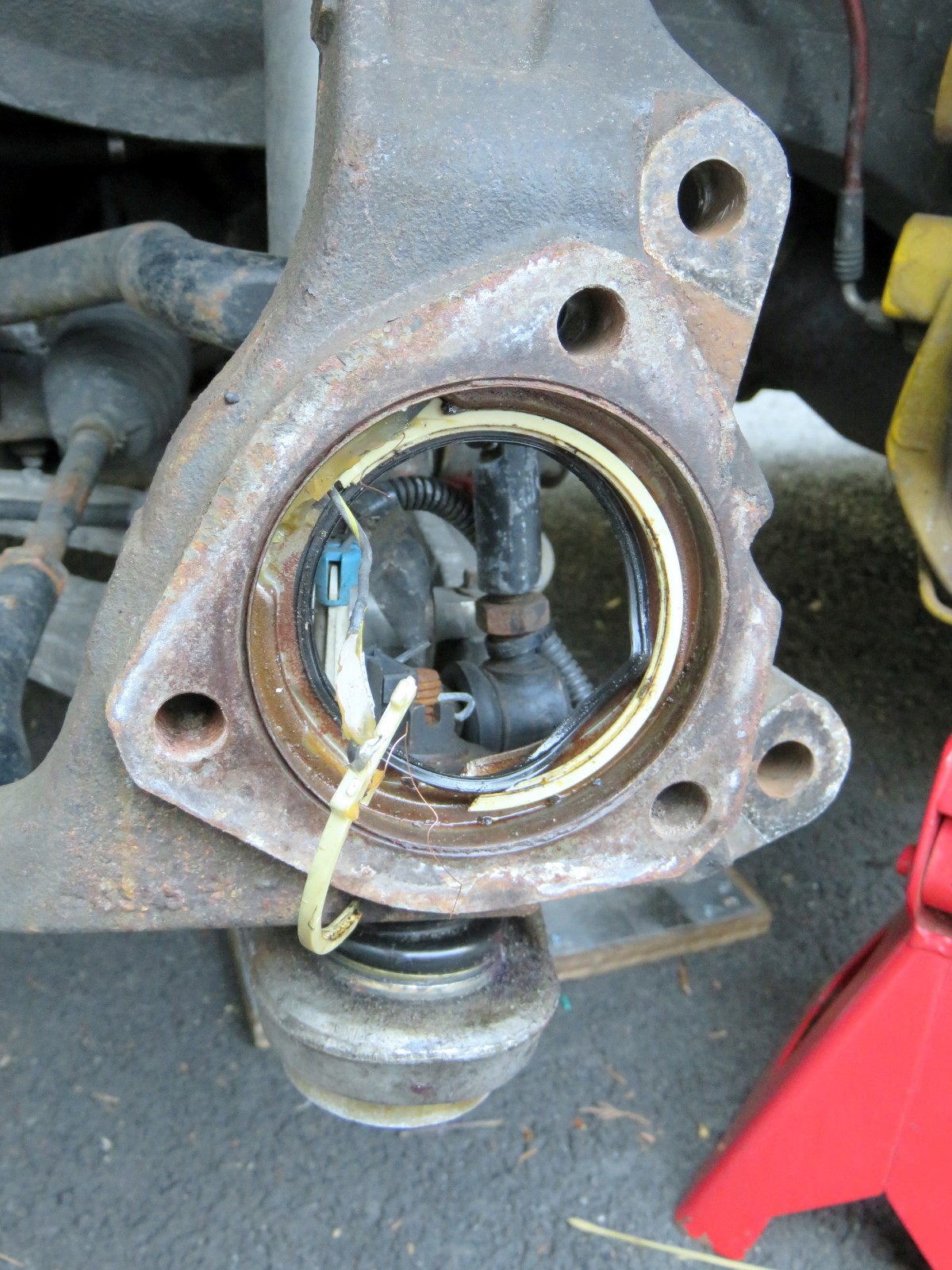 Upgraded front wheel bearings SKF XTracker Page 3 Cadillac